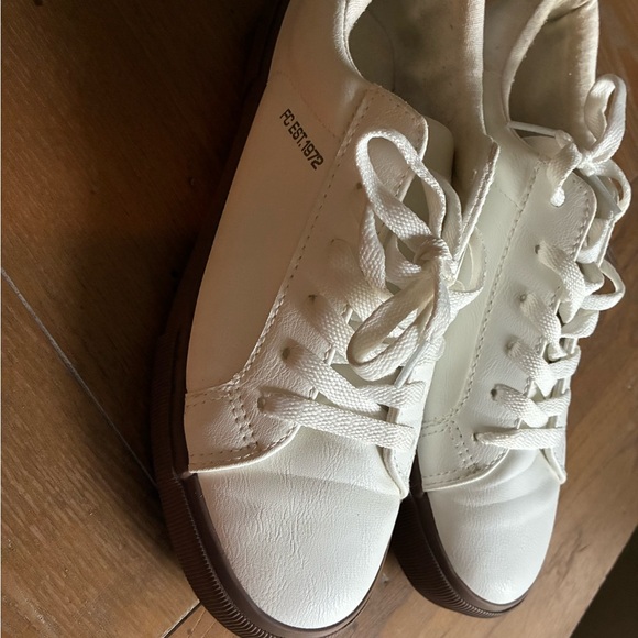 French Connection women’s Becka Sneakers - Picture 1 of 4